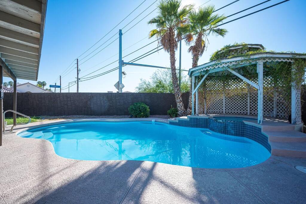 Modern Home! Pool & Jacuzzi Las Vegas Exterior photo